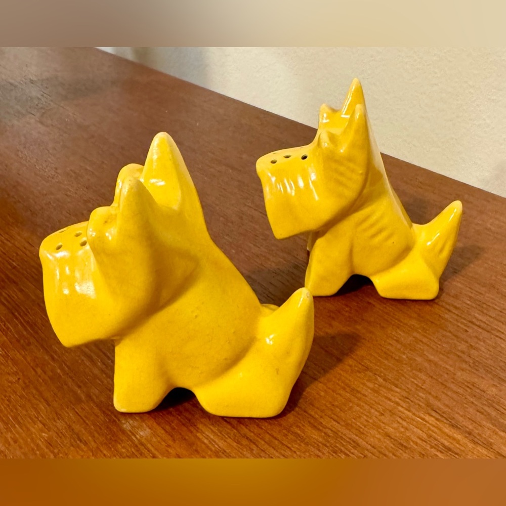 Antique Vintage terrier dog salt pepper shakers yellow MCM kitsch